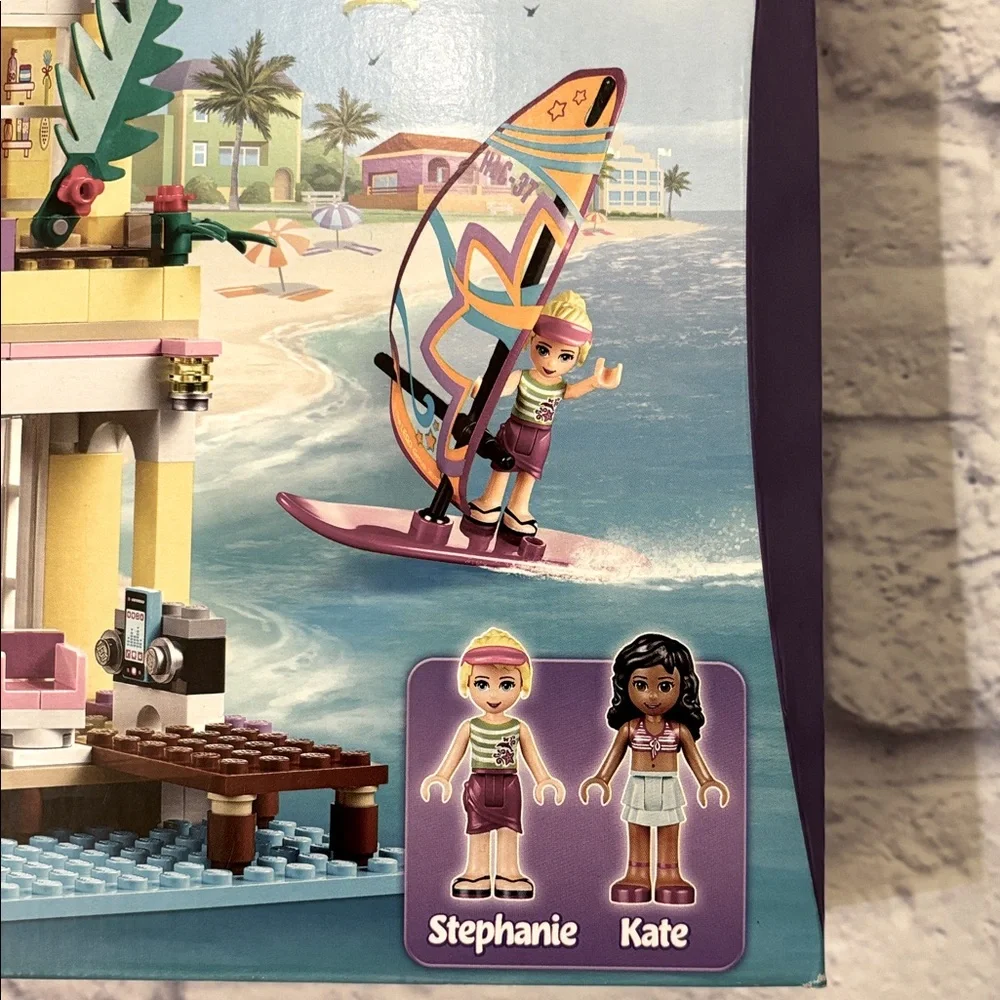 LEGO Friends 41037 Stephanie’s Beach House Retired Set 369 Pieces NIB New Sealed